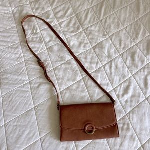 Basic Target Clutch Purse